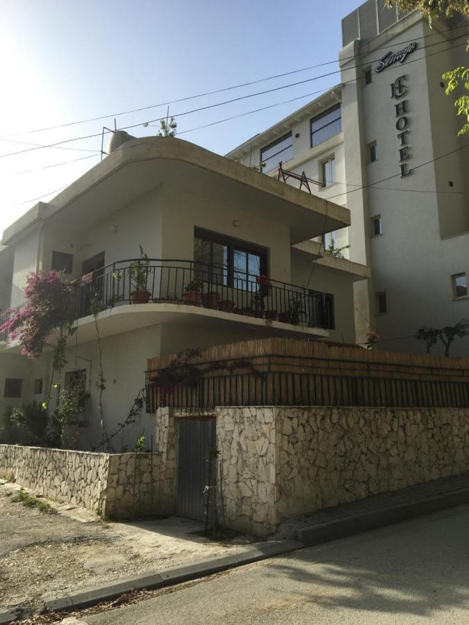 Private Apartment At Guest House Hektor & Aferdita Vlorë Buitenkant foto