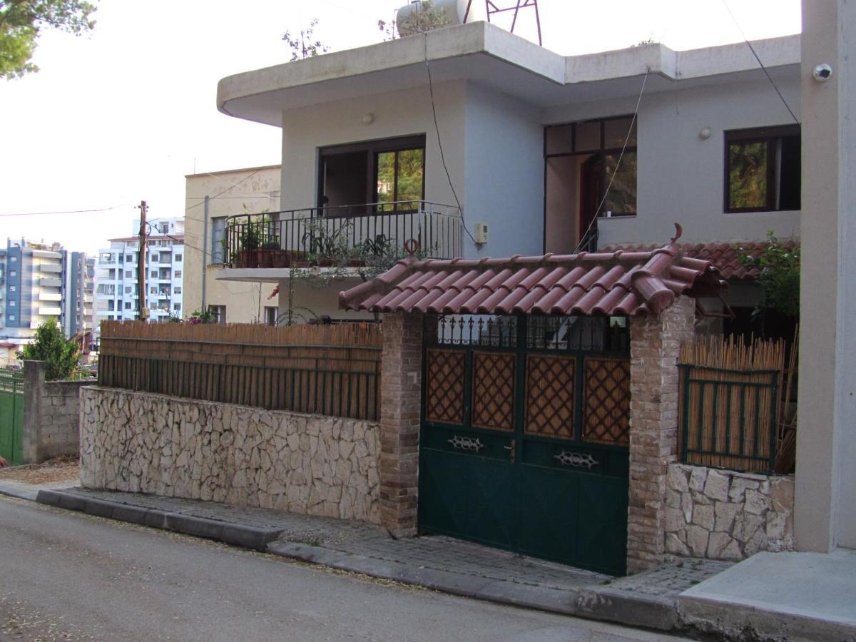 Private Apartment At Guest House Hektor & Aferdita Vlorë Buitenkant foto