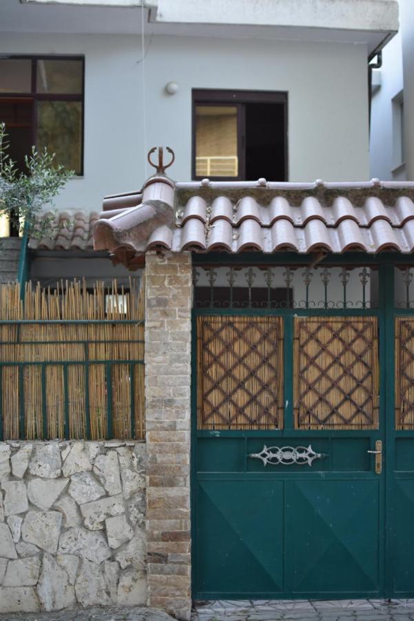 Private Apartment At Guest House Hektor & Aferdita Vlorë Buitenkant foto