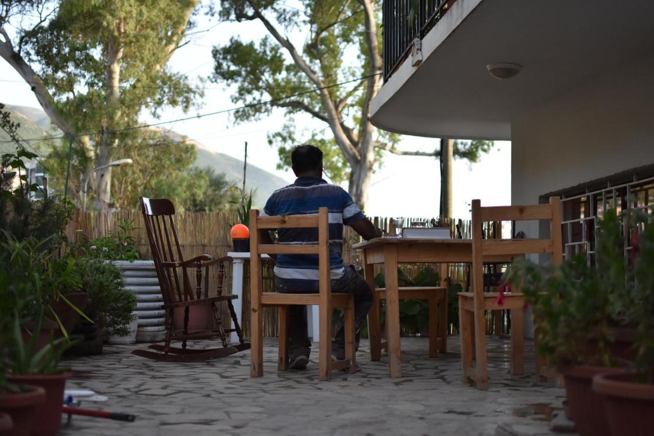 Private Apartment At Guest House Hektor & Aferdita Vlorë Buitenkant foto