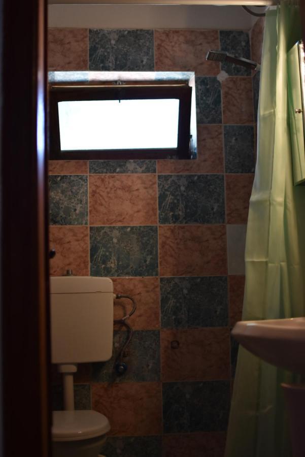 Private Apartment At Guest House Hektor & Aferdita Vlorë Buitenkant foto